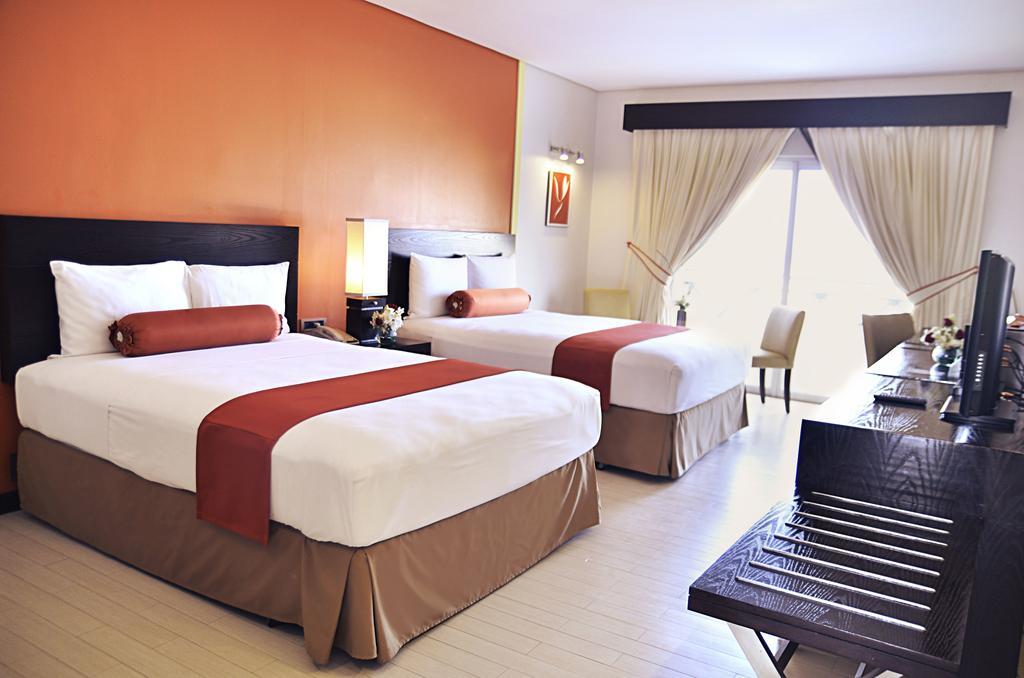Thunderbird Resorts - Poro Point San Fernando City  Esterno foto